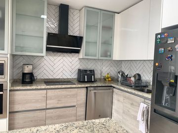 Venta Departamento Cumbaya 2 dormitorios sector Colegio  Menor