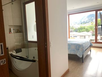 Venta Departamento Cumbaya 2 dormitorios sector Colegio  Menor