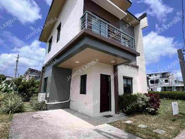 3 bedrooms with parking