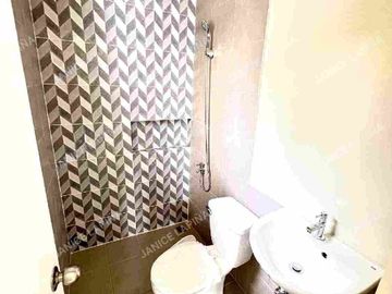 3bedrooms 2toilet&bath