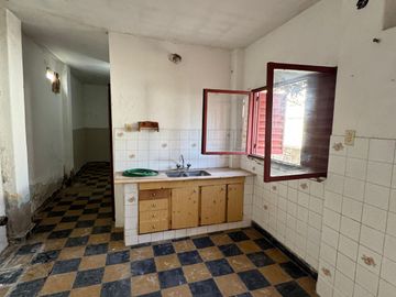 Casa estilo californiano con departamento anexo en Villa Conti