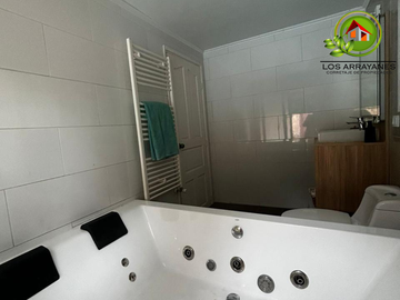Hermosa casa de esquina con piscina
