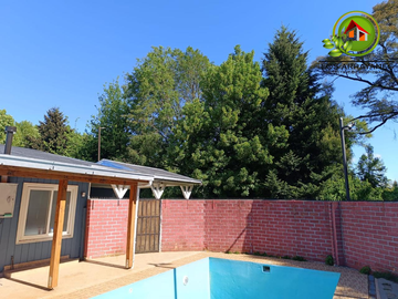 Hermosa casa de esquina con piscina