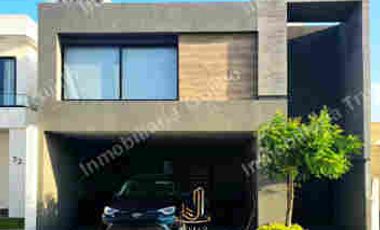 ¡VENDO CASA CON ROOF GARDEN Y RECÁMARA EN PLANTA BAJA!