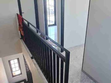 Jual Rumah 2 lt @ Tambak Medokan Ayu
