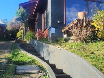 Hermosa Y Amplia Casa Con Vista Panorámica Al Río Cruces