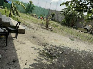 THREE BEDROOM BUNGALOW HOUSE FOR SALE WITH LARGE LOT IN SAN FERNANDO CITY