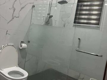 THREE BEDROOM BUNGALOW HOUSE FOR SALE WITH LARGE LOT IN SAN FERNANDO CITY