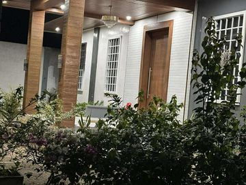 THREE BEDROOM BUNGALOW HOUSE FOR SALE WITH LARGE LOT IN SAN FERNANDO CITY