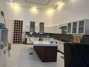 THREE BEDROOM BUNGALOW HOUSE FOR SALE WITH LARGE LOT IN SAN FERNANDO CITY