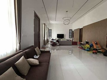 THREE BEDROOM BUNGALOW HOUSE FOR SALE WITH LARGE LOT IN SAN FERNANDO CITY