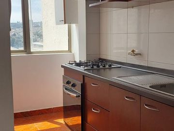 Se vende Rebajado Departamento en Valparaiso, 2 dormitorios 2 baños, 1 Estacionamiento, $ 93.000.000
