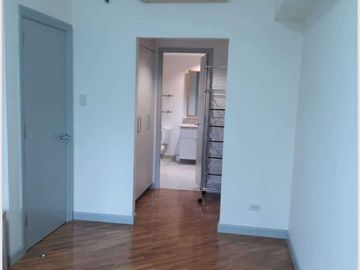 FOR SALE: One Bedroom (Low Floor Unit) at JOYA SOUTH, Rockwell, Makati.