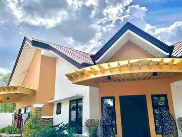 5-Bedroom, 3-Bathroom Semi-Furnished 2-Storey and Bungalow House with 10+ Parking Slots for Sale – Telabastagan, San Fernando City