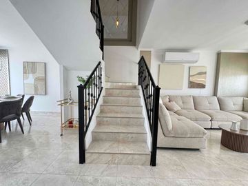 Venta de casa 4 dormitorios en etapa Floreana de Casalaguna