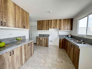 Venta de casa 4 dormitorios en etapa Floreana de Casalaguna