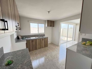 Venta de casa 4 dormitorios en etapa Floreana de Casalaguna