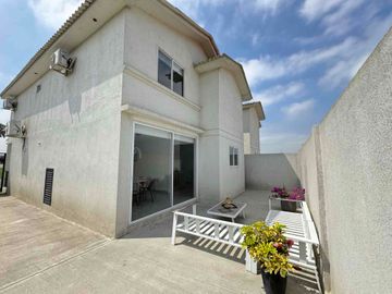 Venta de casa 4 dormitorios en etapa Floreana de Casalaguna