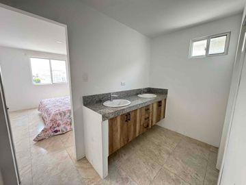 Venta de casa 4 dormitorios en etapa Floreana de Casalaguna