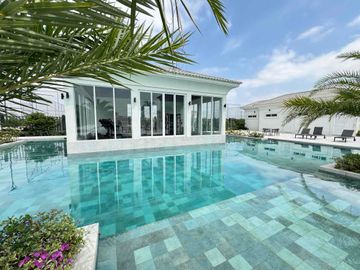 Venta de casa 4 dormitorios en etapa Floreana de Casalaguna