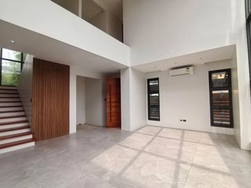 5 Bedrooms with Swimming pool House and Lot for Sale in Filinvest East Homes along Marcos Highway