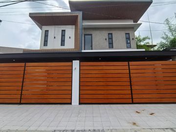 5 Bedrooms with Swimming pool House and Lot for Sale in Filinvest East Homes along Marcos Highway