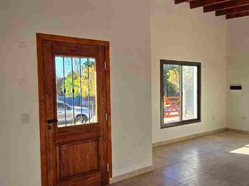 Dueño vende casa a estrenar en Villa del Dique,  Calamuchita