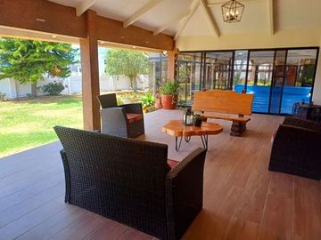 Casa en venta, sector Cumbaya reservorio