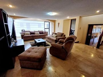 Casa en venta, sector Cumbaya reservorio