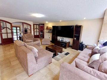 Casa en venta, sector Cumbaya reservorio