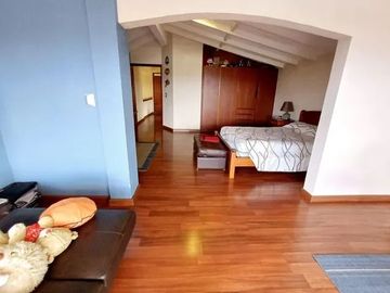 Casa en venta, sector Cumbaya reservorio