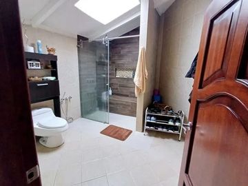 Casa en venta, sector Cumbaya reservorio