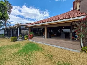 Casa en venta, sector Cumbaya reservorio