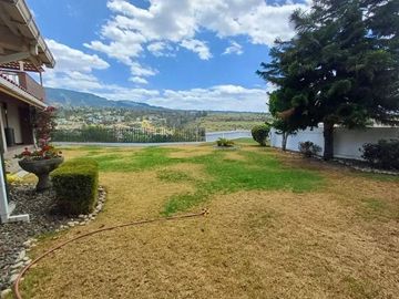 Casa en venta, sector Cumbaya reservorio