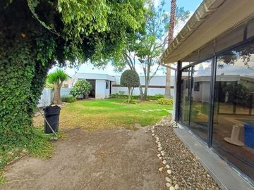 Casa en venta, sector Cumbaya reservorio