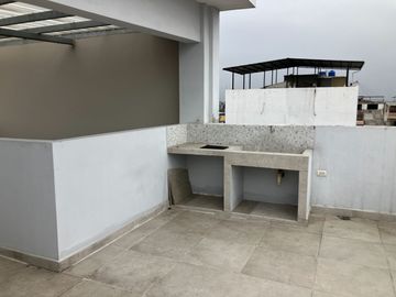 Departamento céntrico en alquiler en Machala – incluye aire acondicionado y agua, ideal para profesionales o parejas (GARAJE OPCIONAL)