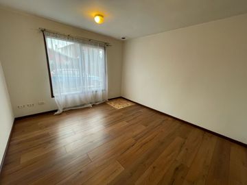 Casa individual, sector Villa La Estancia $ 83.000.000.-