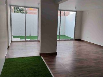 CASA EN ESTRENO