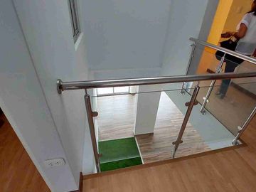 CASA EN ESTRENO