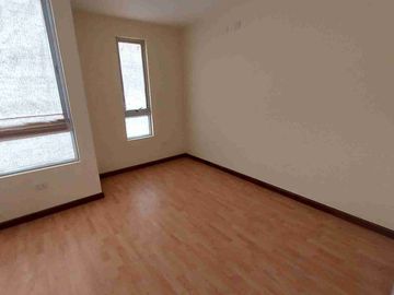 CASA EN ESTRENO