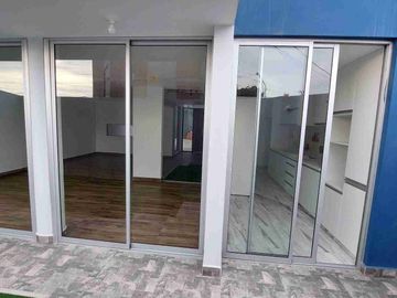 CASA EN ESTRENO