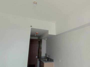 QUANTUM RESIDENCES   EARLY MOVE IN PROMO! 5% DISCOUNT Reserve yours