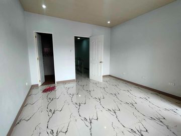 For Sale! Fortune Marikina 4 Bedrooms House and Lot near Champaca -AJCE