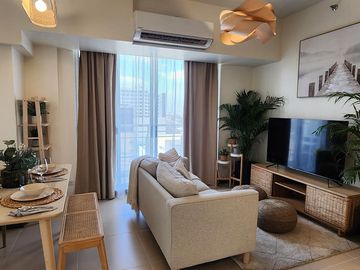 THE CRESTMONT 3BR w/ PS FOR SALE in Panay Ave QC