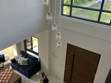 3-STOREY 4 BEDROOM HOUSE IN CHATEAUX DE PARIS SUBDIVISION