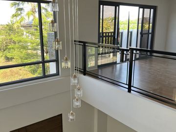 3-STOREY 4 BEDROOM HOUSE IN CHATEAUX DE PARIS SUBDIVISION