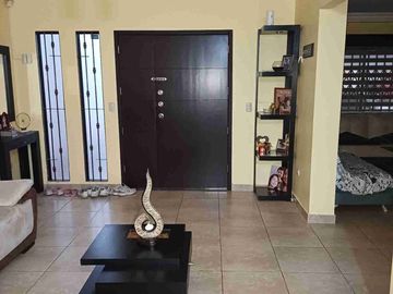 Vendo hermosa casa en Vila club, amplia con piscina 5 dormitorios 6 baños