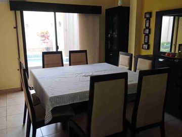 Vendo hermosa casa en Vila club, amplia con piscina 5 dormitorios 6 baños