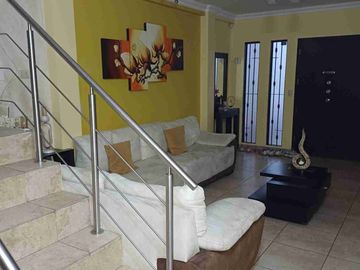 Vendo hermosa casa en Vila club, amplia con piscina 5 dormitorios 6 baños