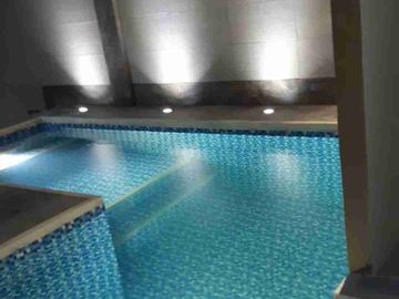 Vendo hermosa casa en Vila club, amplia con piscina 5 dormitorios 6 baños